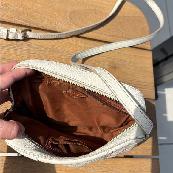 Fossil Gemma Crossbody Camera leather Cream white ivory Crossbody Bag EUC classy - Picture 10 of 11